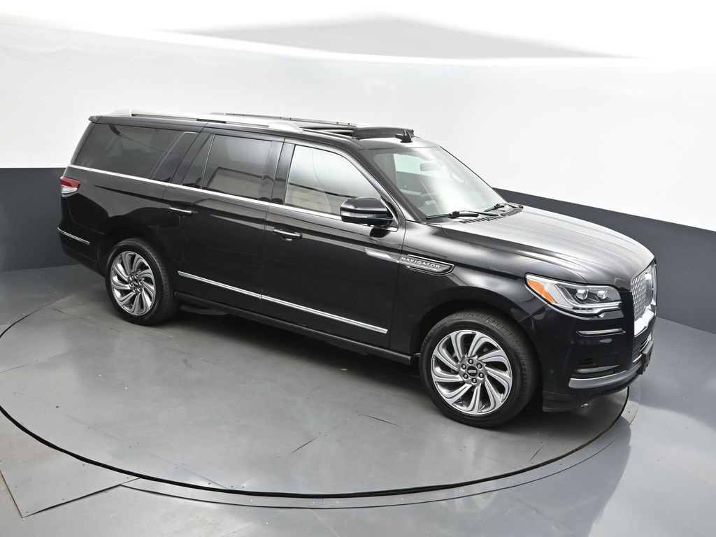 2023 Infinite Black Metallic Clearcoat Lincoln Navigator L L Reserve SUV