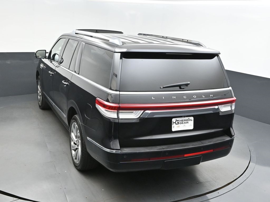 2023 Infinite Black Metallic Clearcoat Lincoln Navigator L L Reserve 4X4 SUV