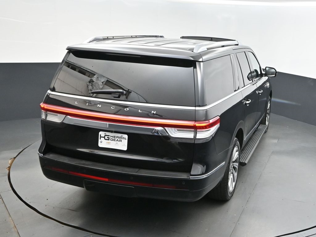 2023 Infinite Black Metallic Clearcoat Lincoln Navigator L L Reserve 4X4 SUV