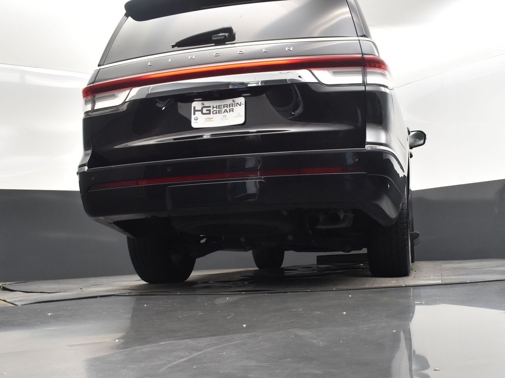 2023 Infinite Black Metallic Clearcoat Lincoln Navigator L L Reserve 4X4 SUV