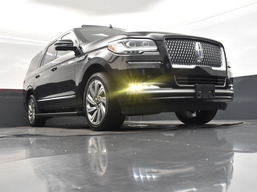 2023 Infinite Black Metallic Clearcoat Lincoln Navigator L L Reserve 4X4 SUV