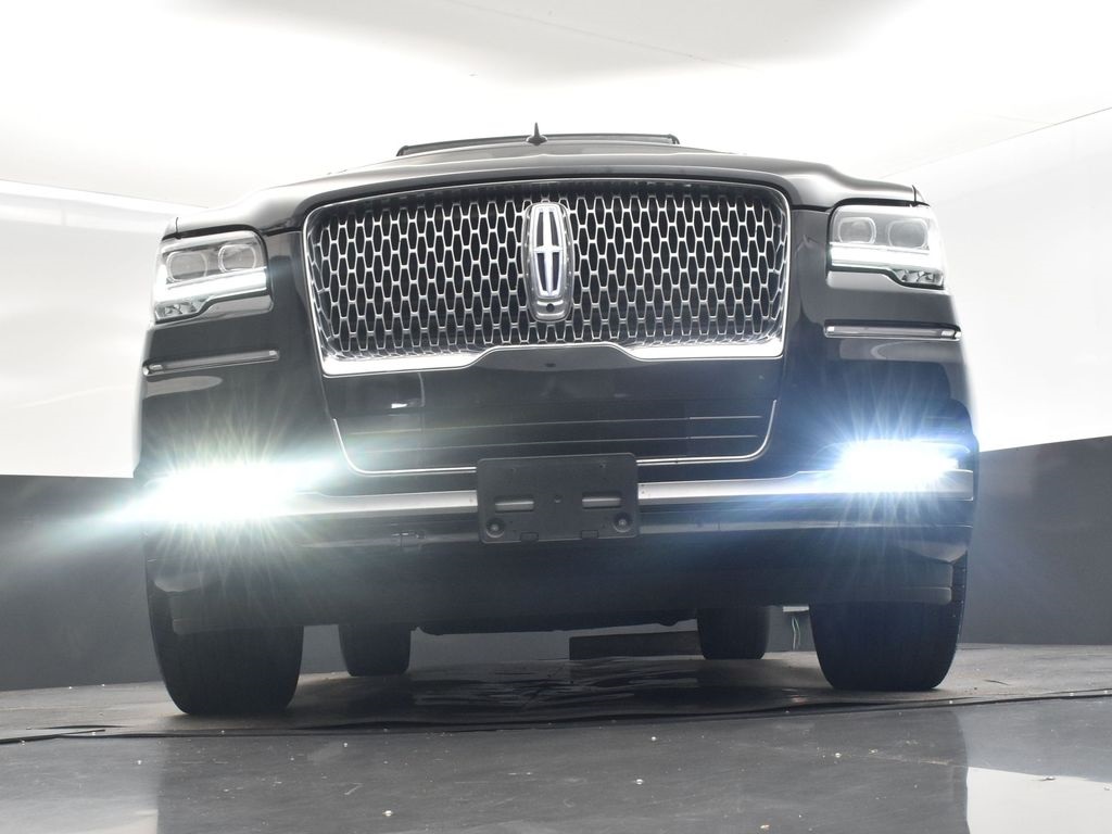 2023 Infinite Black Metallic Clearcoat Lincoln Navigator L L Reserve 4X4 SUV