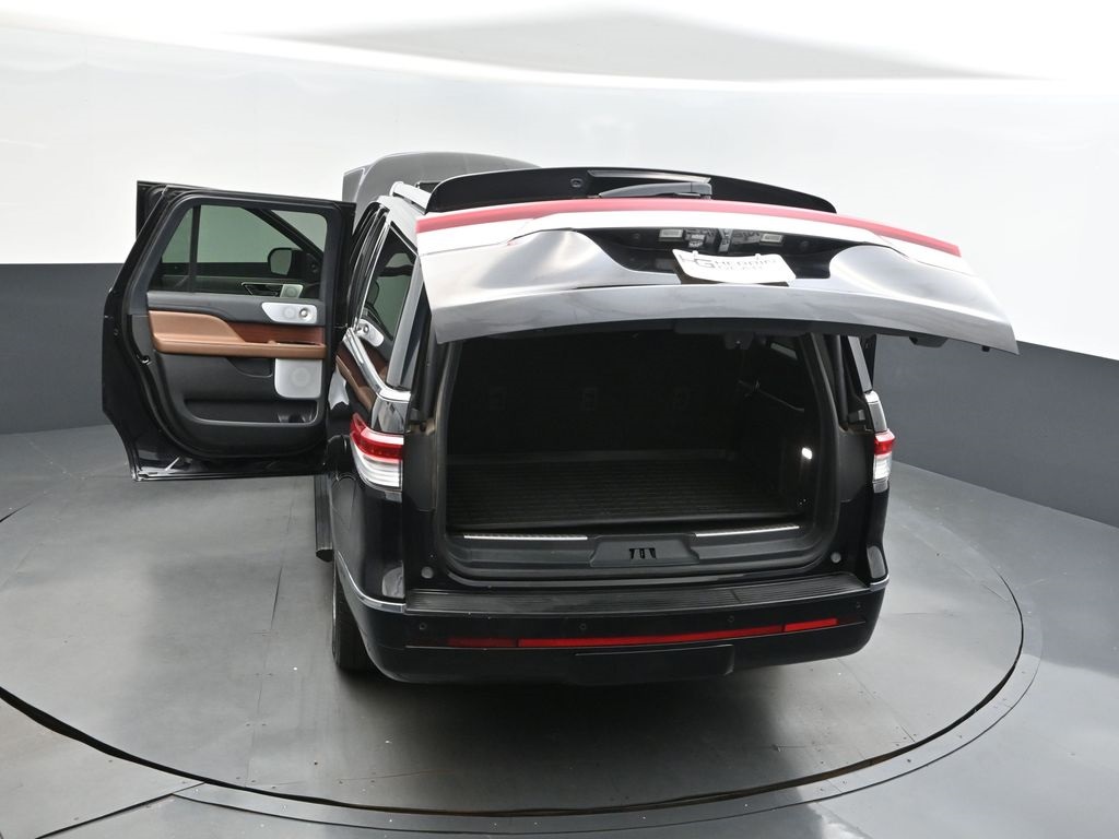 2023 Infinite Black Metallic Clearcoat Lincoln Navigator L L Reserve 4X4 SUV