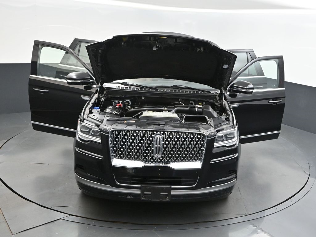 2023 Infinite Black Metallic Clearcoat Lincoln Navigator L L Reserve 4X4 SUV