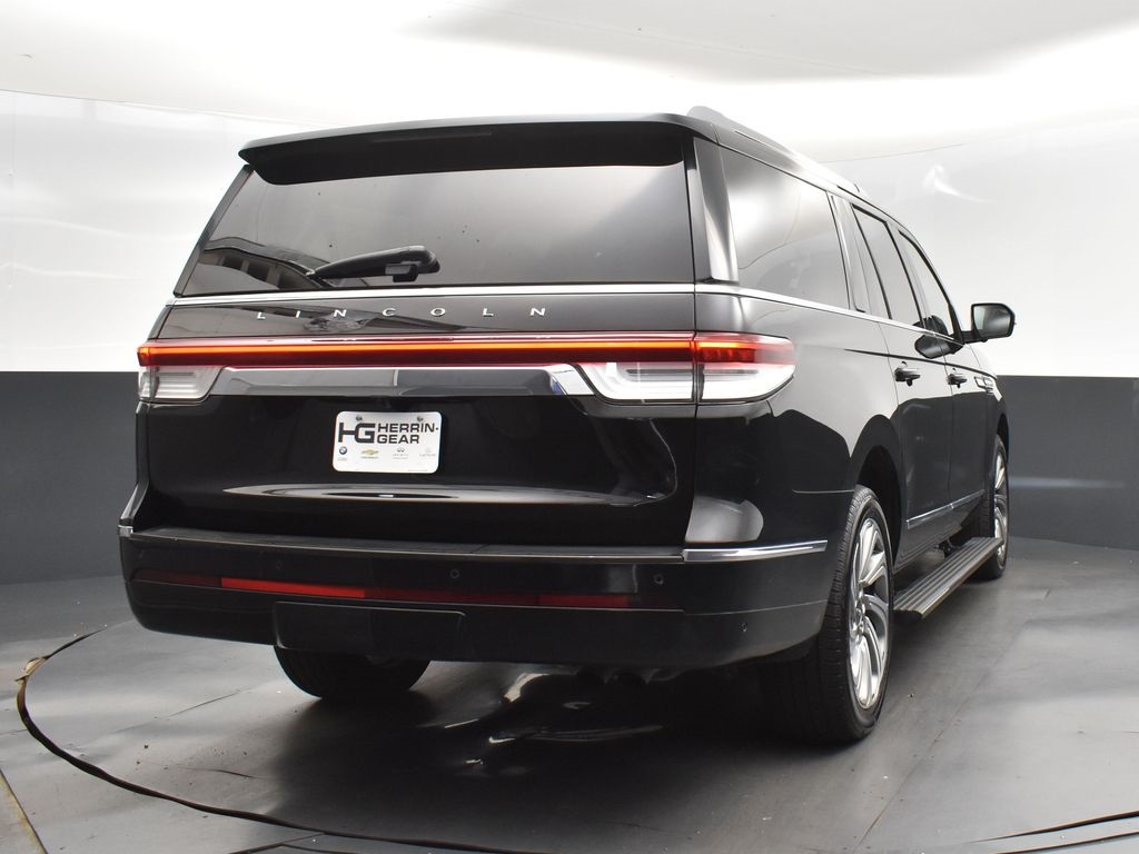 2023 Infinite Black Metallic Clearcoat Lincoln Navigator L L Reserve 4X4 SUV