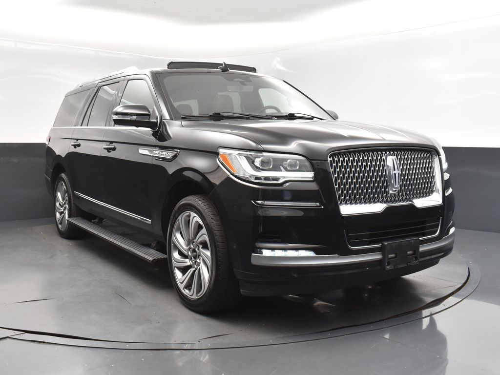 2023 Infinite Black Metallic Clearcoat Lincoln Navigator L L Reserve 4X4 SUV