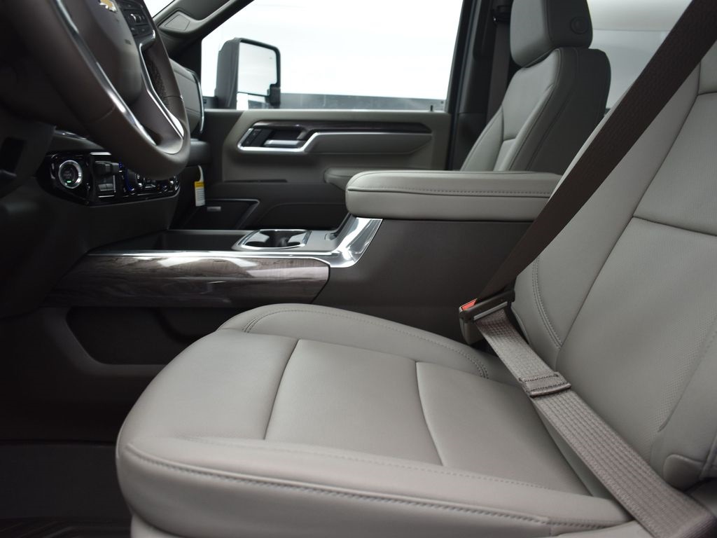 2025 Summit White Chevrolet Silverado 2500HD LTZ 4X4 Truck