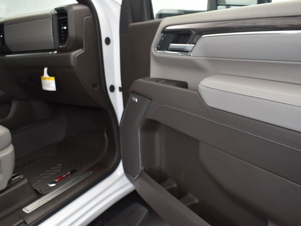 2025 Summit White Chevrolet Silverado 2500HD LTZ 4X4 Truck