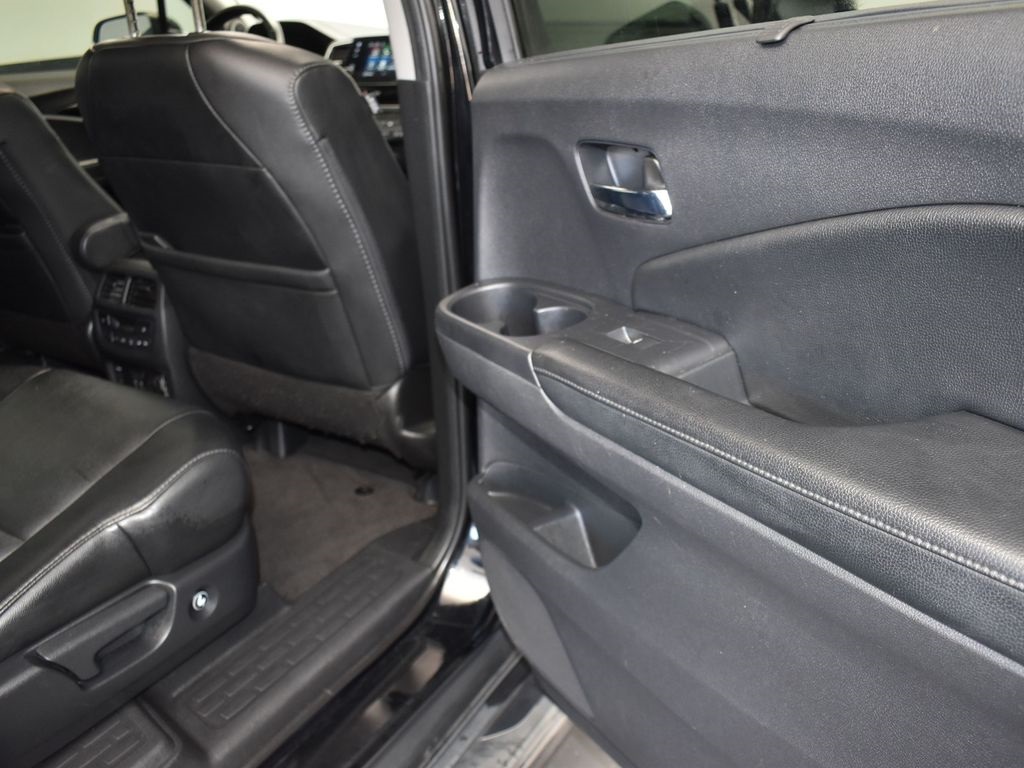 2019 Black Honda Pilot Touring FWD SUV