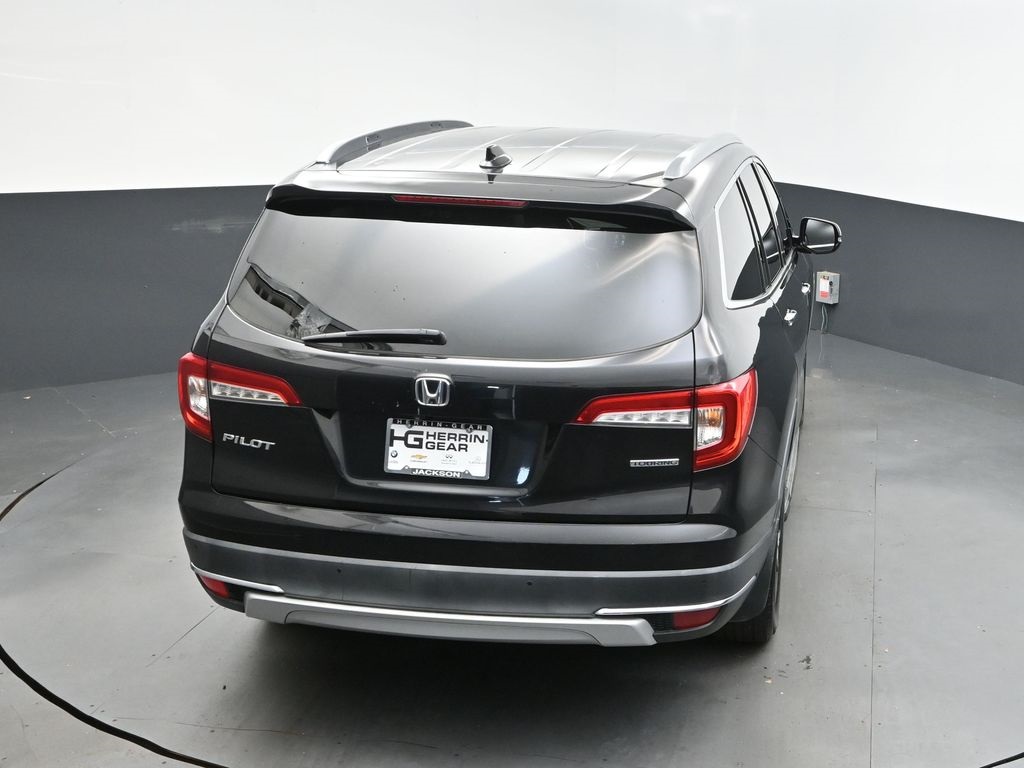2019 Black Honda Pilot Touring FWD SUV