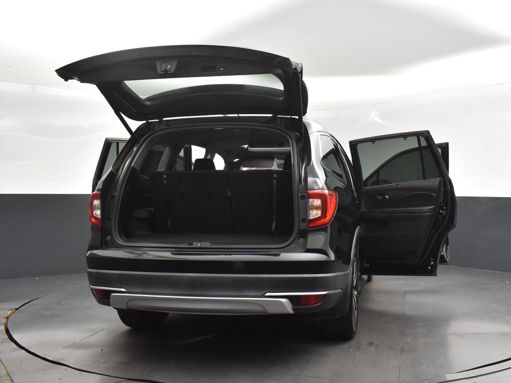 2019 Black Honda Pilot Touring FWD SUV