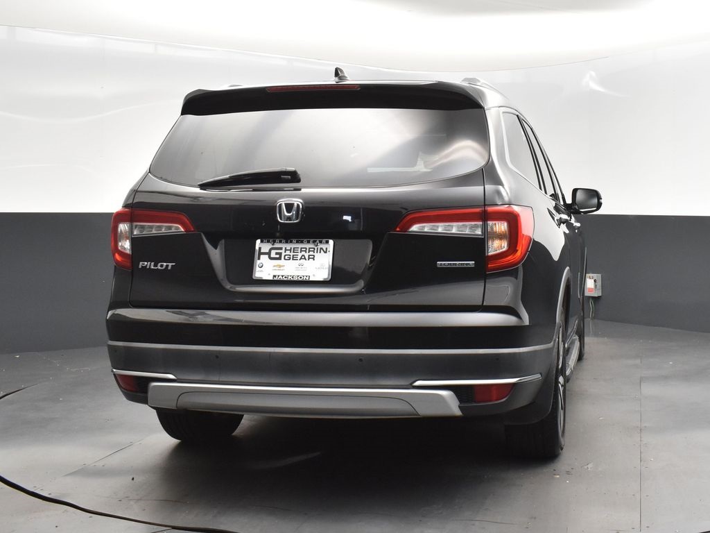 2019 Black Honda Pilot Touring FWD SUV