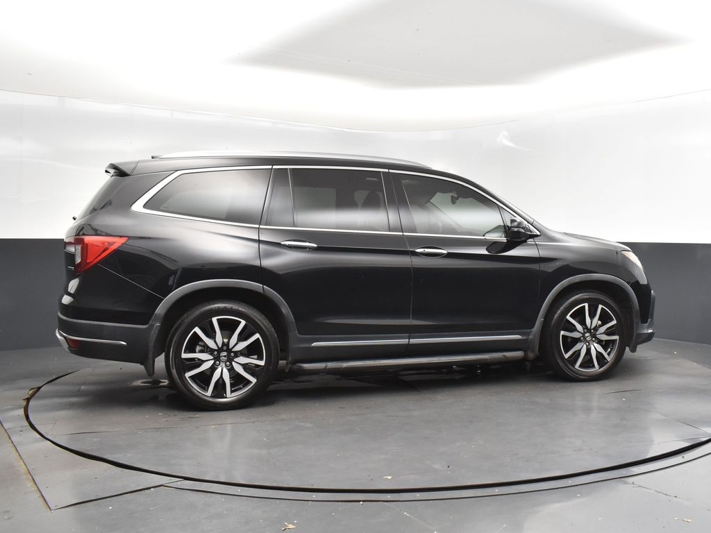 2019 Black Honda Pilot Touring FWD SUV