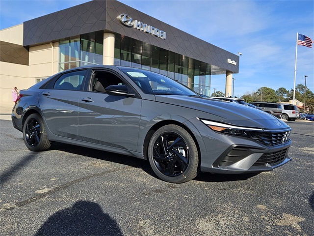 2026 Hyundai Elantra SEL's photo