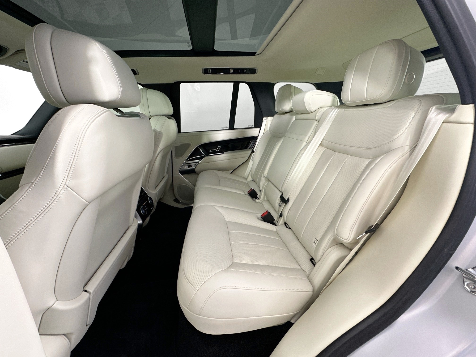 used 2025 Land Rover Range Rover car, priced at $139,995