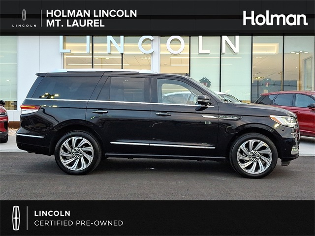 2023 Lincoln Navigator Reserve's photo