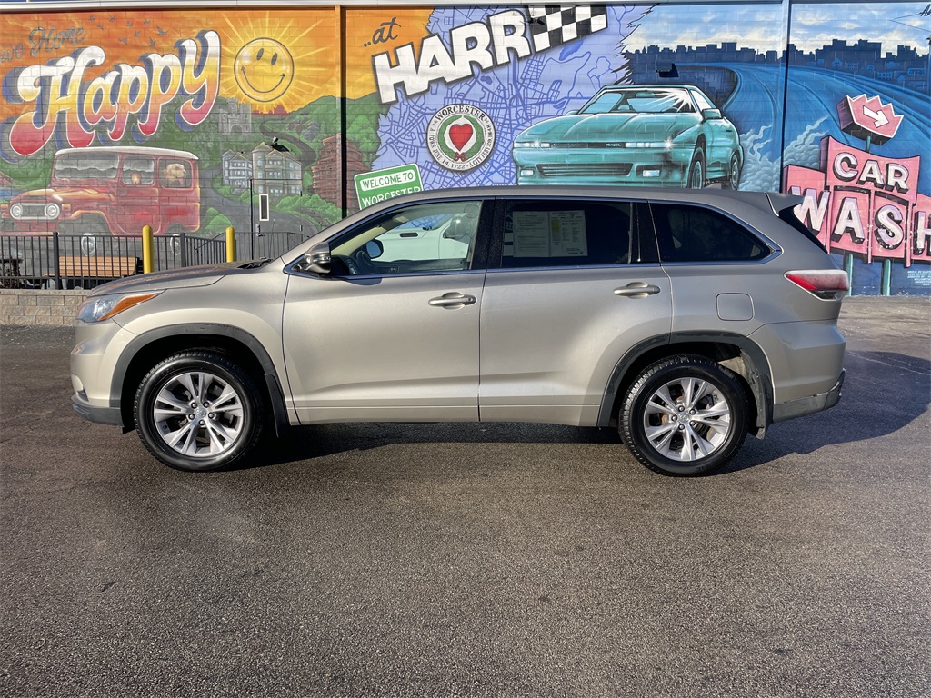 Used 2015 Toyota Highlander LE Plus with VIN 5TDBKRFH1FS074974 for sale in Worcester, MA
