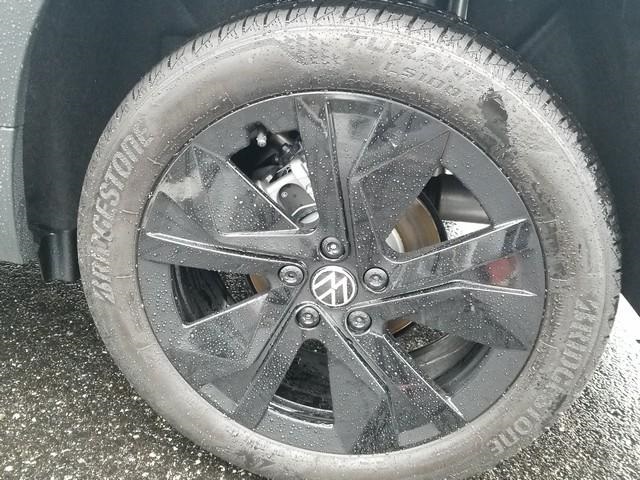 new 2025 Volkswagen Taos car, priced at $32,006