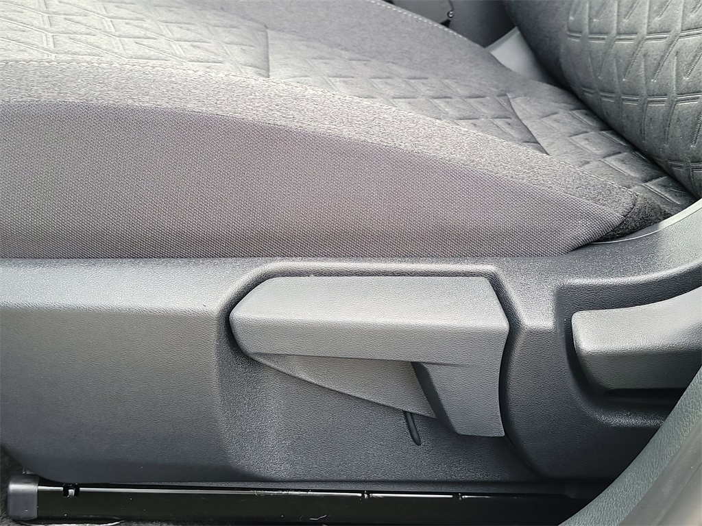 new 2025 Nissan Kicks car, priced at $24,995