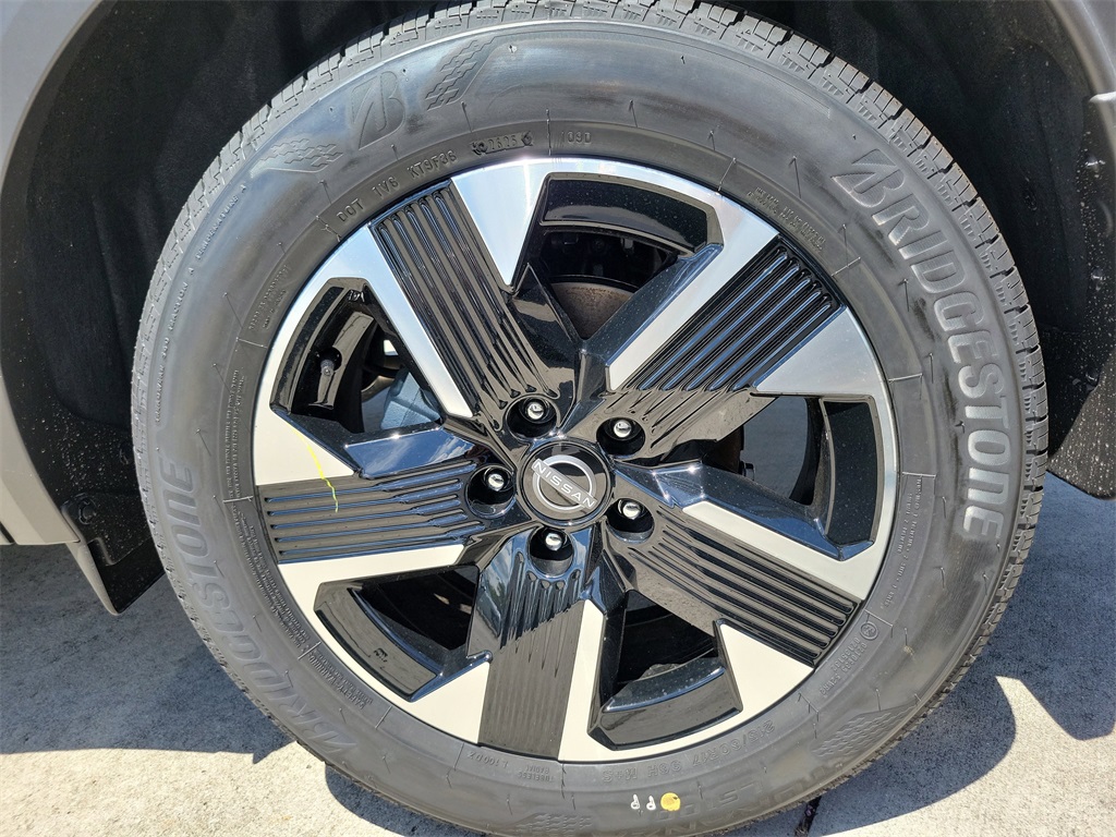 new 2025 Nissan Kicks car, priced at $24,995