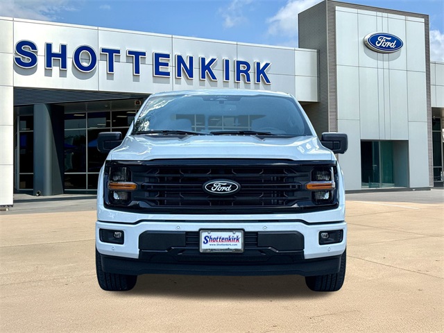 2025 Ford F-150 XLT photo 2
