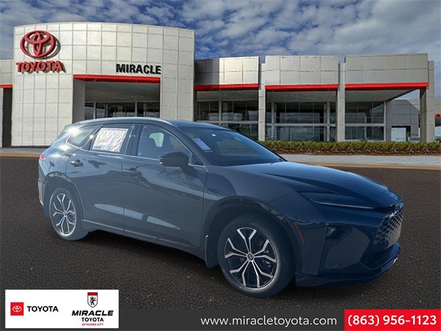 2025 Toyota Crown Signia XLE's photo