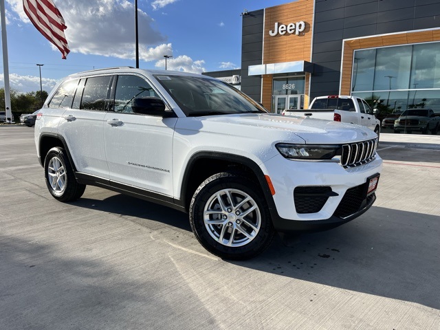 2025 Jeep Grand Cherokee Laredo's photo