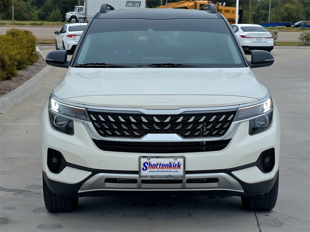 2023 Kia Seltos Nightfall Edition photo 4