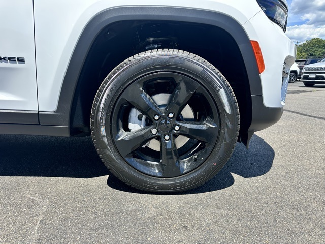 2025 Bright White Clearcoat Jeep Grand Cherokee Limited 4X4 SUV