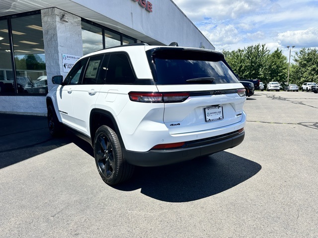 2025 Bright White Clearcoat Jeep Grand Cherokee Limited 4X4 SUV