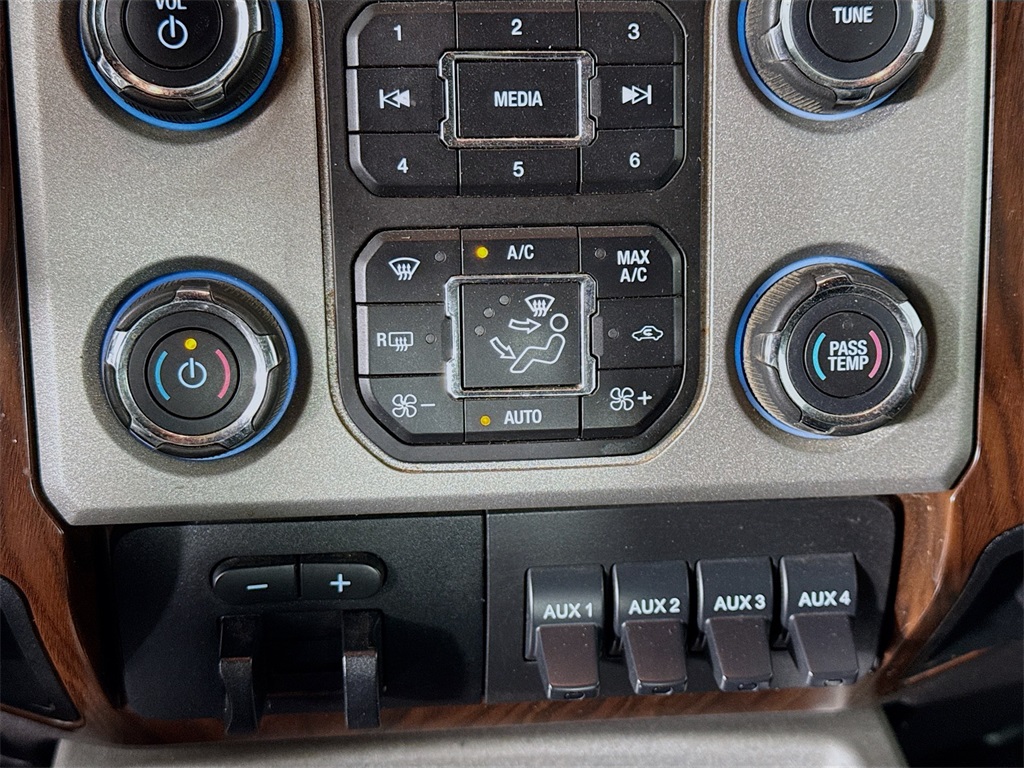 Photo of 2015 Ford F-350SD Lariat in Myrtle Beach, SC - 16,  2015 Ford F-350SD Lariat:3825Y