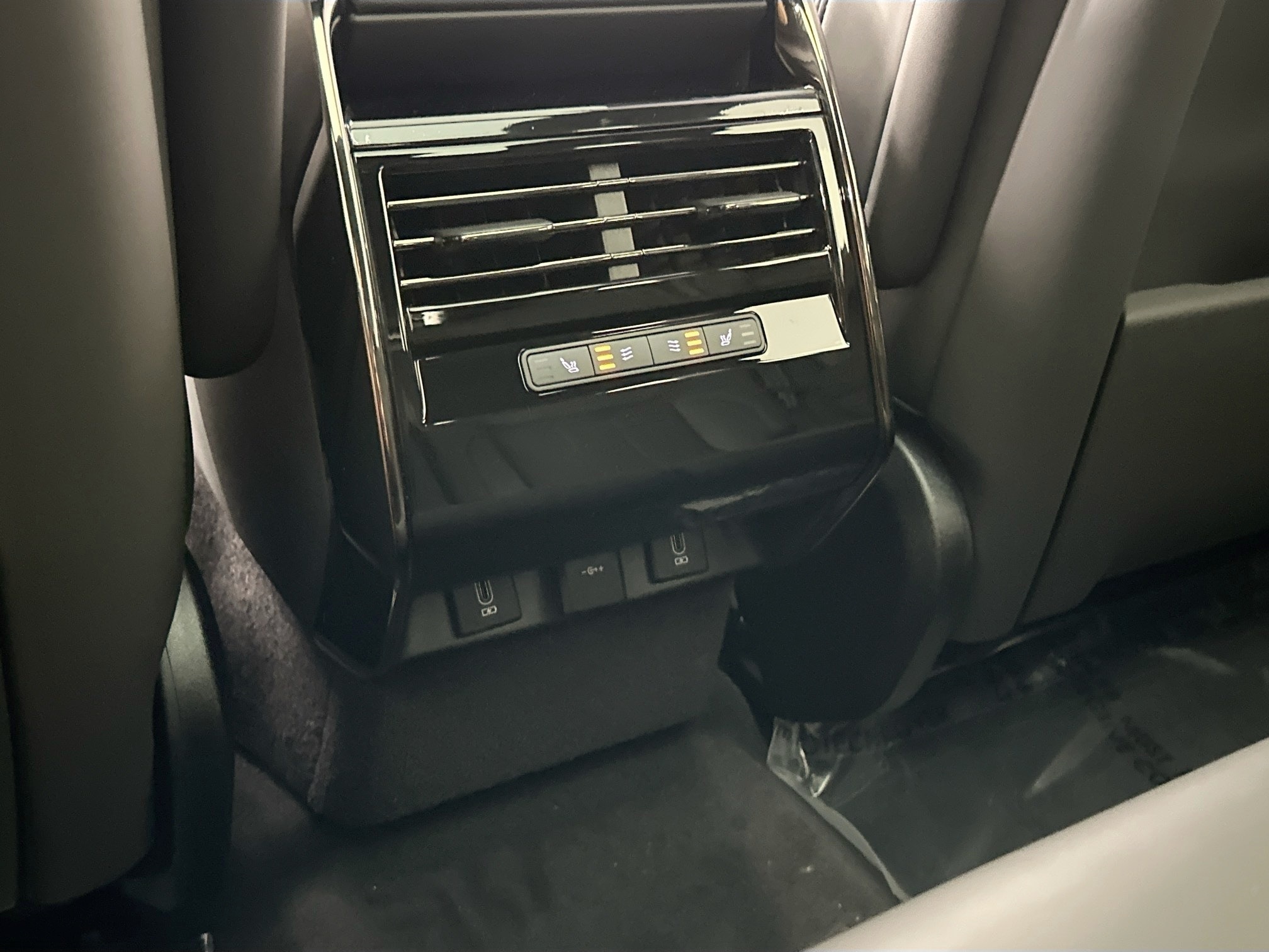 new 2026 Land Rover Range Rover Sport car, priced at $89,940