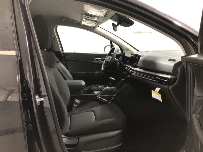 2026 Kia Sportage LX photo 14