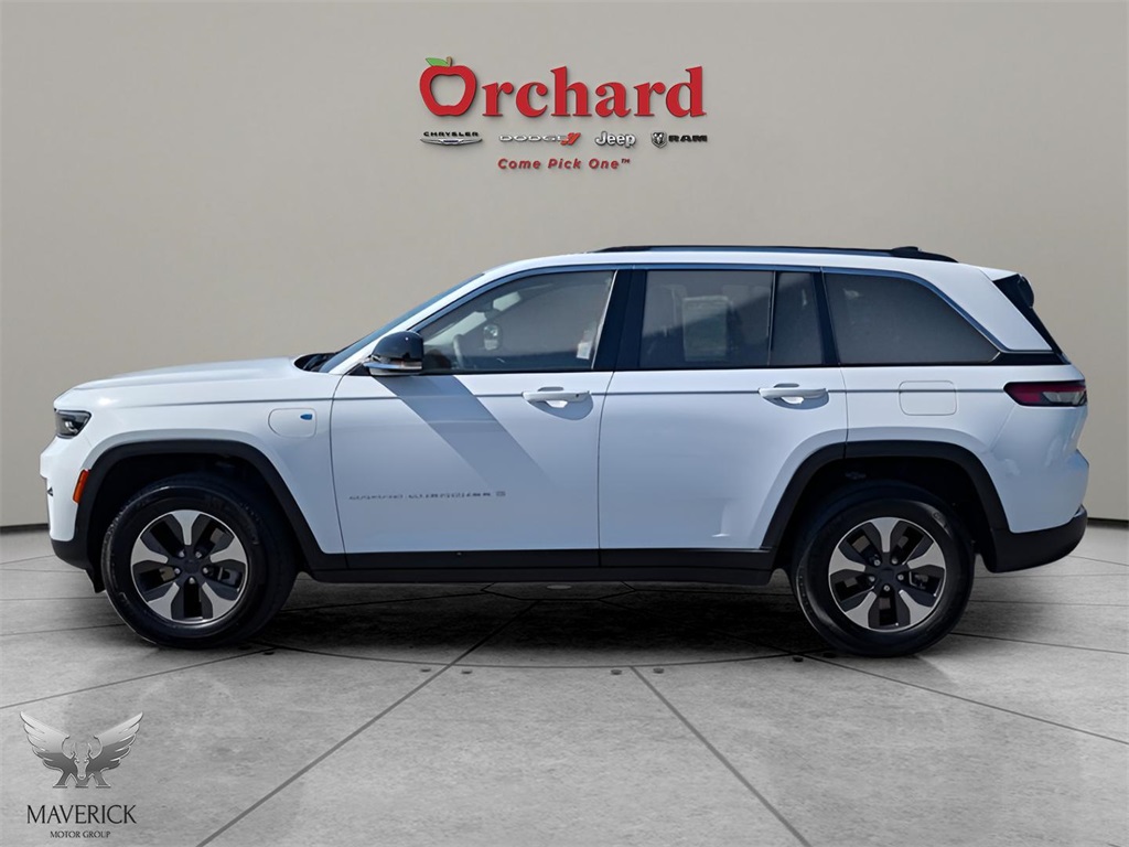 2022 Bright White Clearcoat Jeep Grand Cherokee 4xe 4xe 4X4 SUV