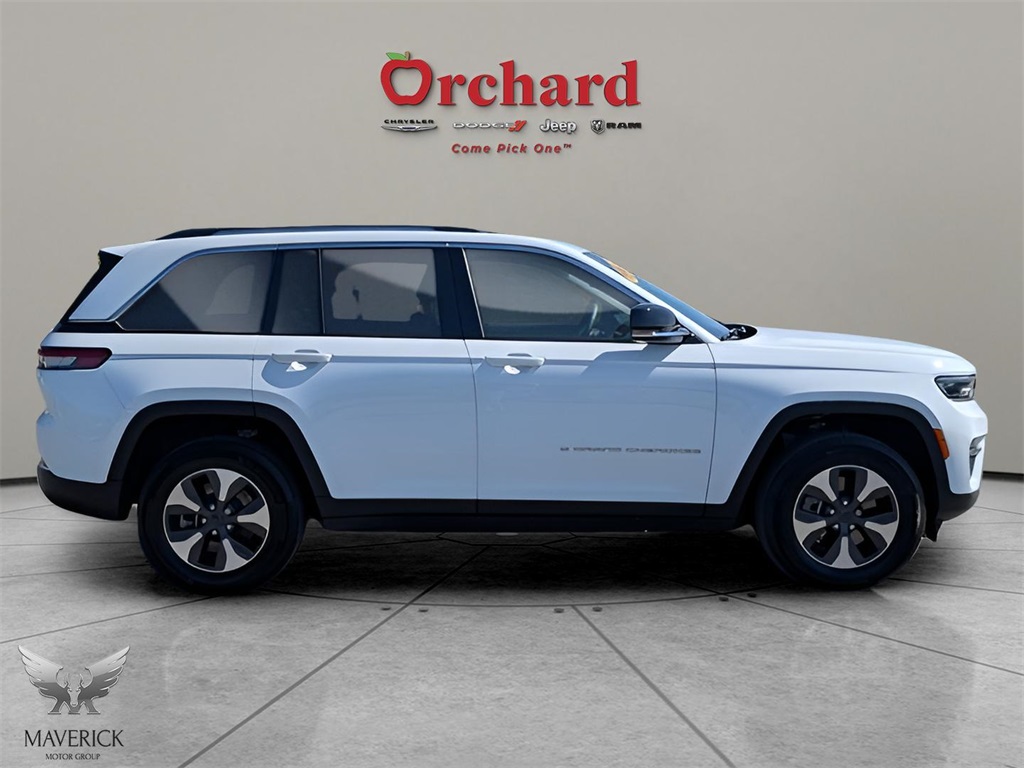 2022 Bright White Clearcoat Jeep Grand Cherokee 4xe 4xe 4X4 SUV