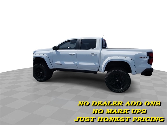 2025 Chevrolet Colorado Z71 photo 3