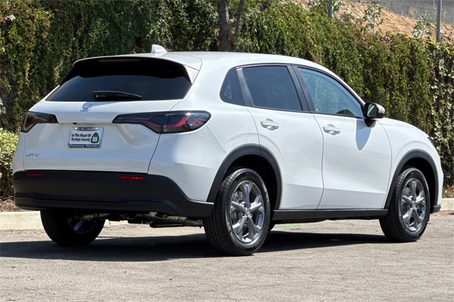 2026 Honda HR-V LX photo 4