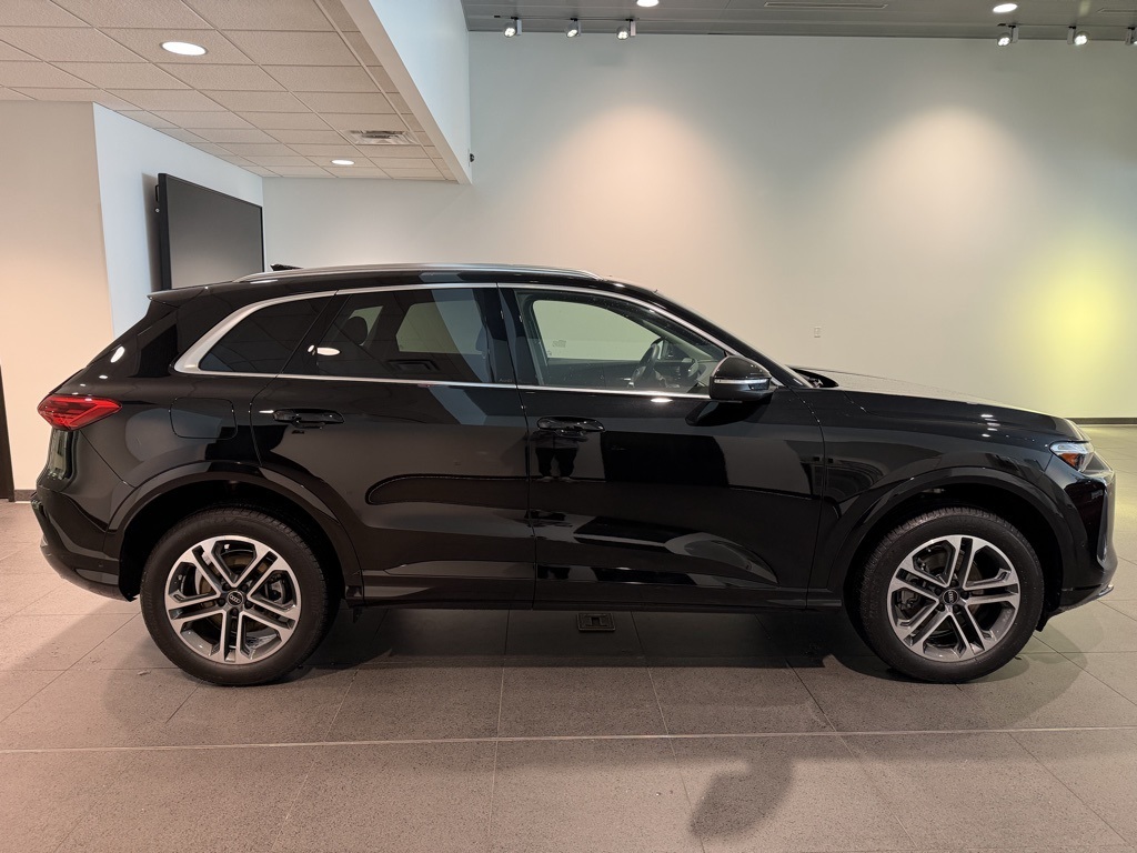 used 2025 Audi Q5 car, priced at $50,489