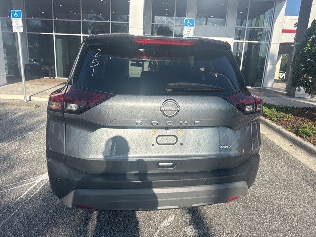 2023 Nissan Rogue S photo 7