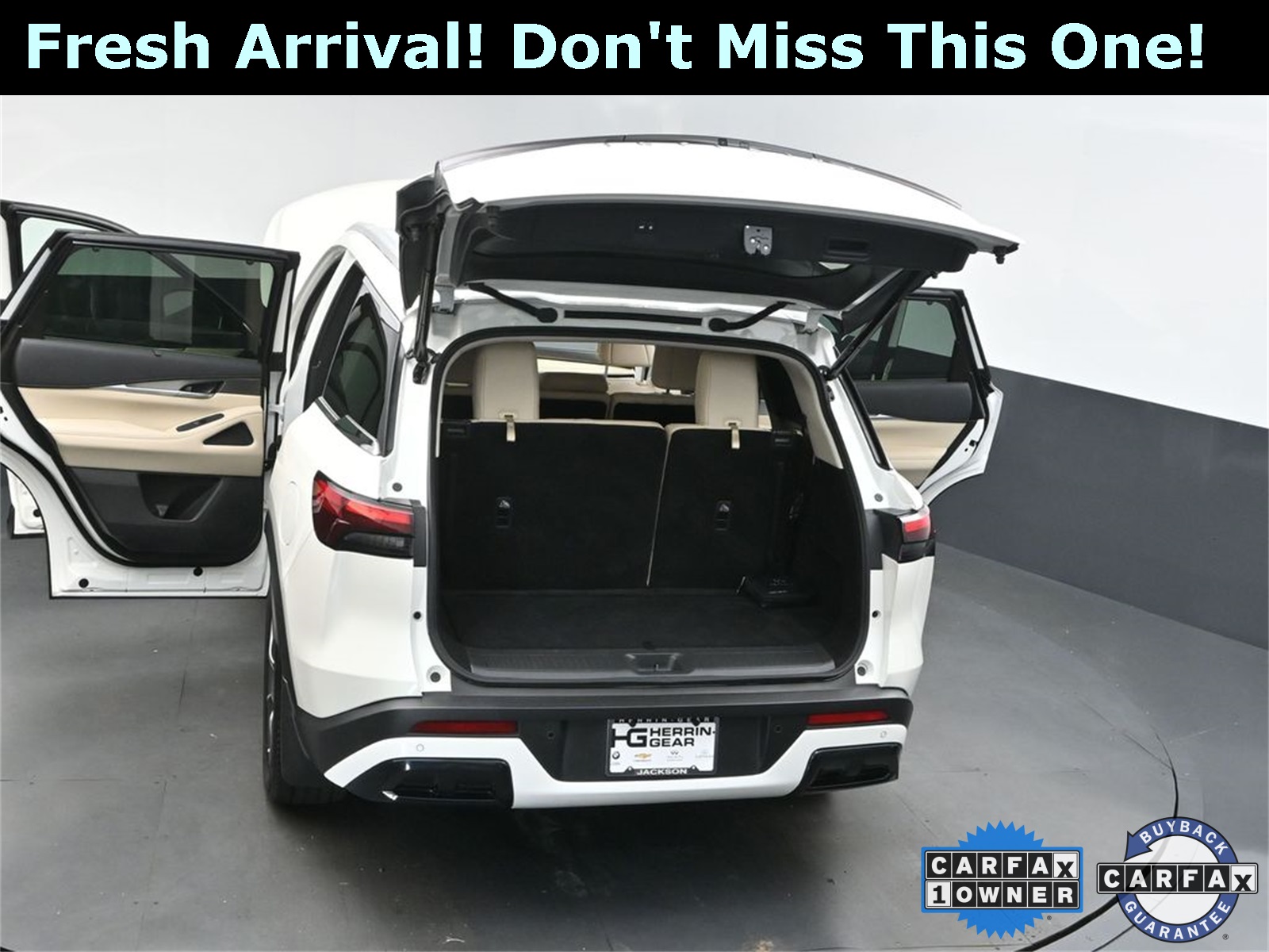 2024 Majestic White INFINITI QX60 LUXE FWD SUV