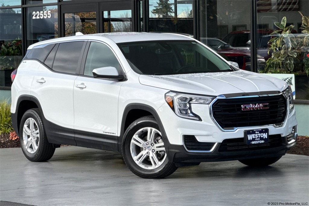 used 2024 GMC Terrain car, priced at $24,938