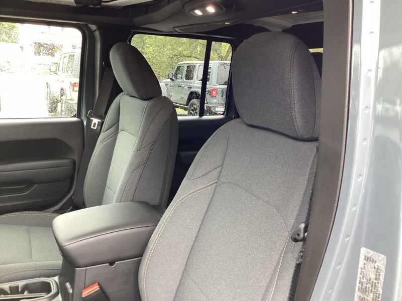 2025 Jeep Gladiator Willys photo 21
