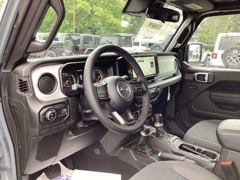 2025 Jeep Gladiator Willys photo 23