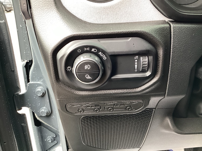2025 Jeep Gladiator Willys photo 24