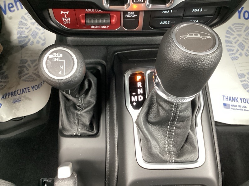 2025 Jeep Gladiator Willys photo 32