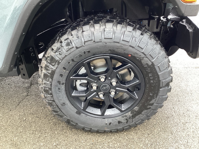 2025 Jeep Gladiator Willys photo 9