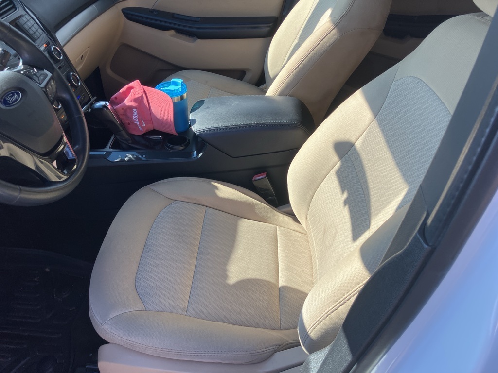 2017 Ford Explorer Base photo 7