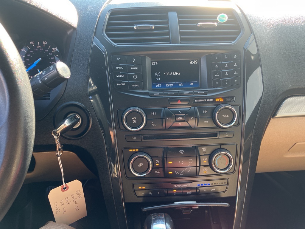 2017 Ford Explorer Base photo 9