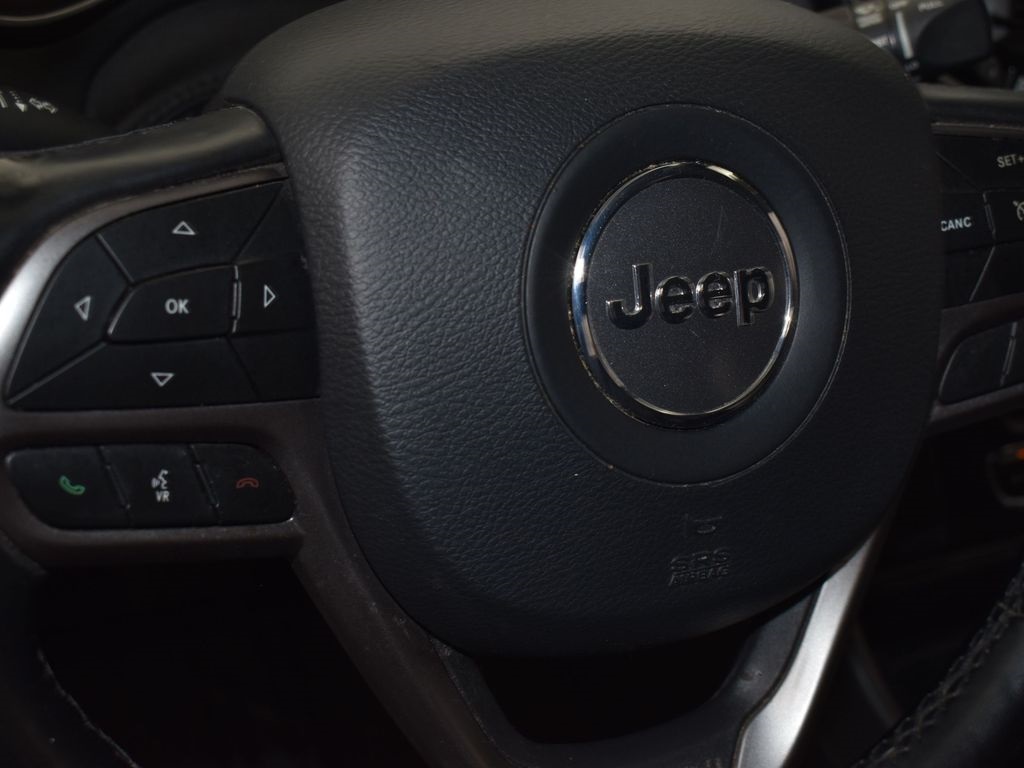 2020 Jeep Cherokee Limited photo 12