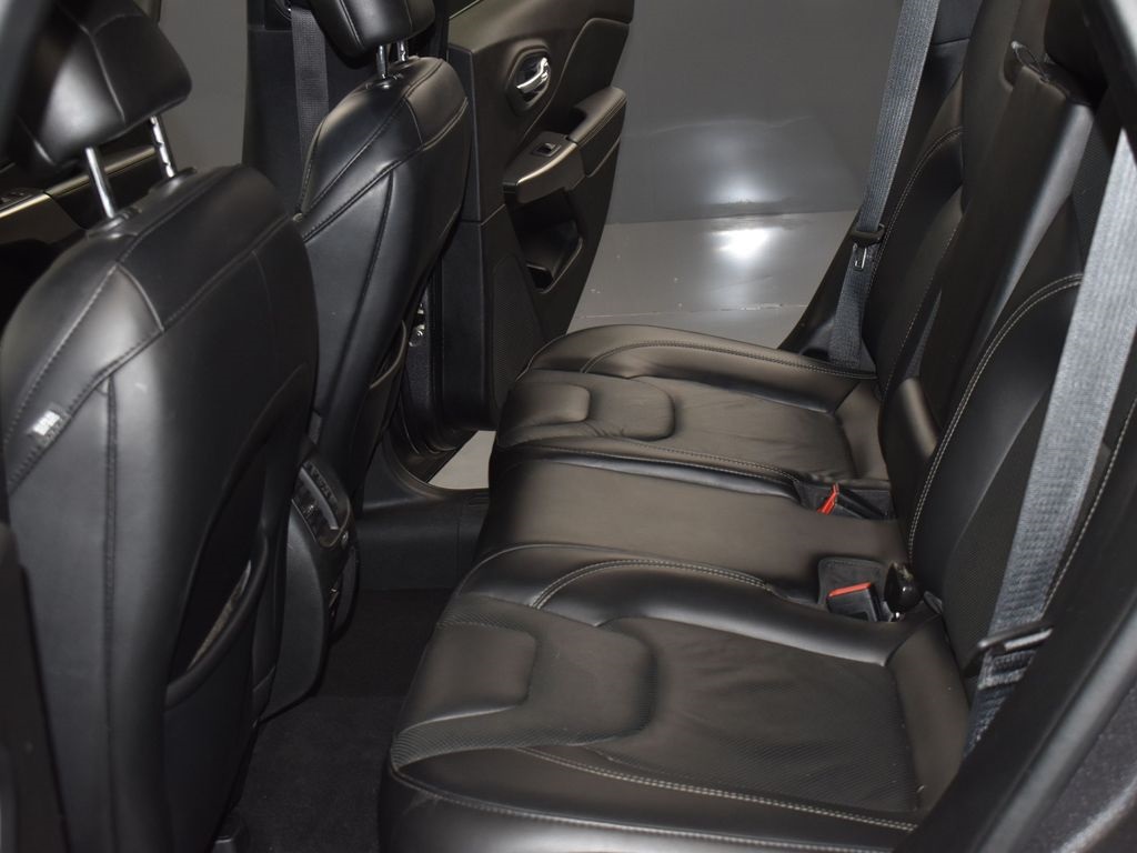 2020 Jeep Cherokee Limited photo 17